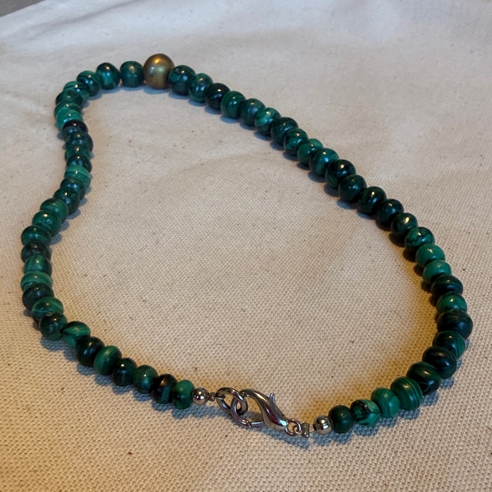 Handmade African Green Jade Beaded Necklace NWOT - Picture 3 of 4